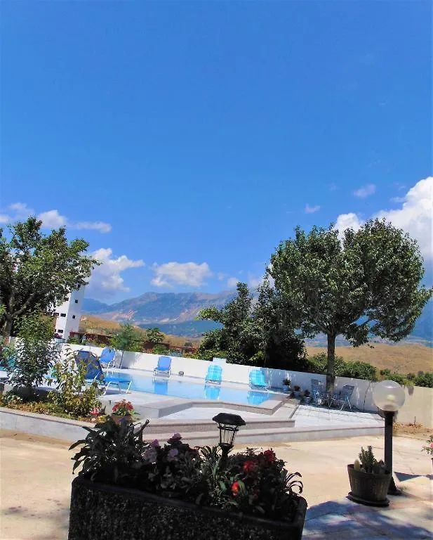Hotel Mondo Gjirokastër 0*,