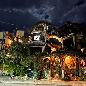https://quinta-orqudea.quintano-roohotels.com